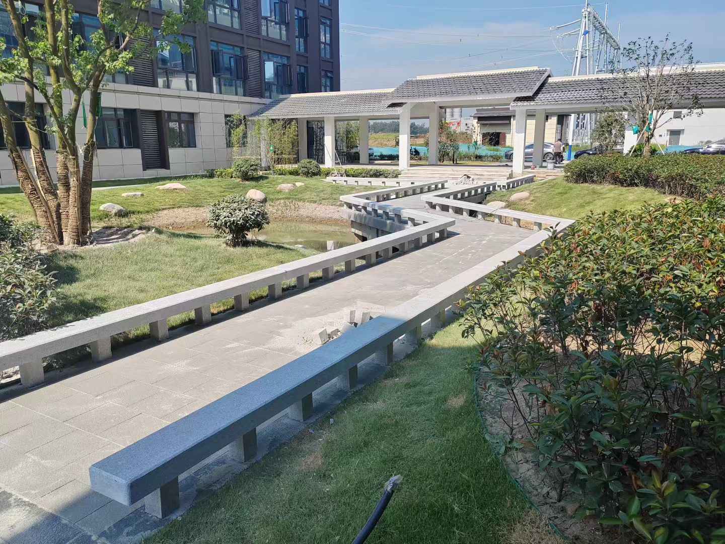 嘉兴 芝麻灰小区坐凳&栏杆安装效果