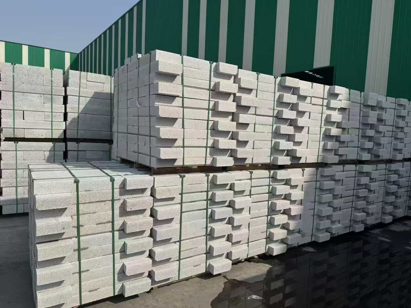 嘉兴芝麻白路沿石