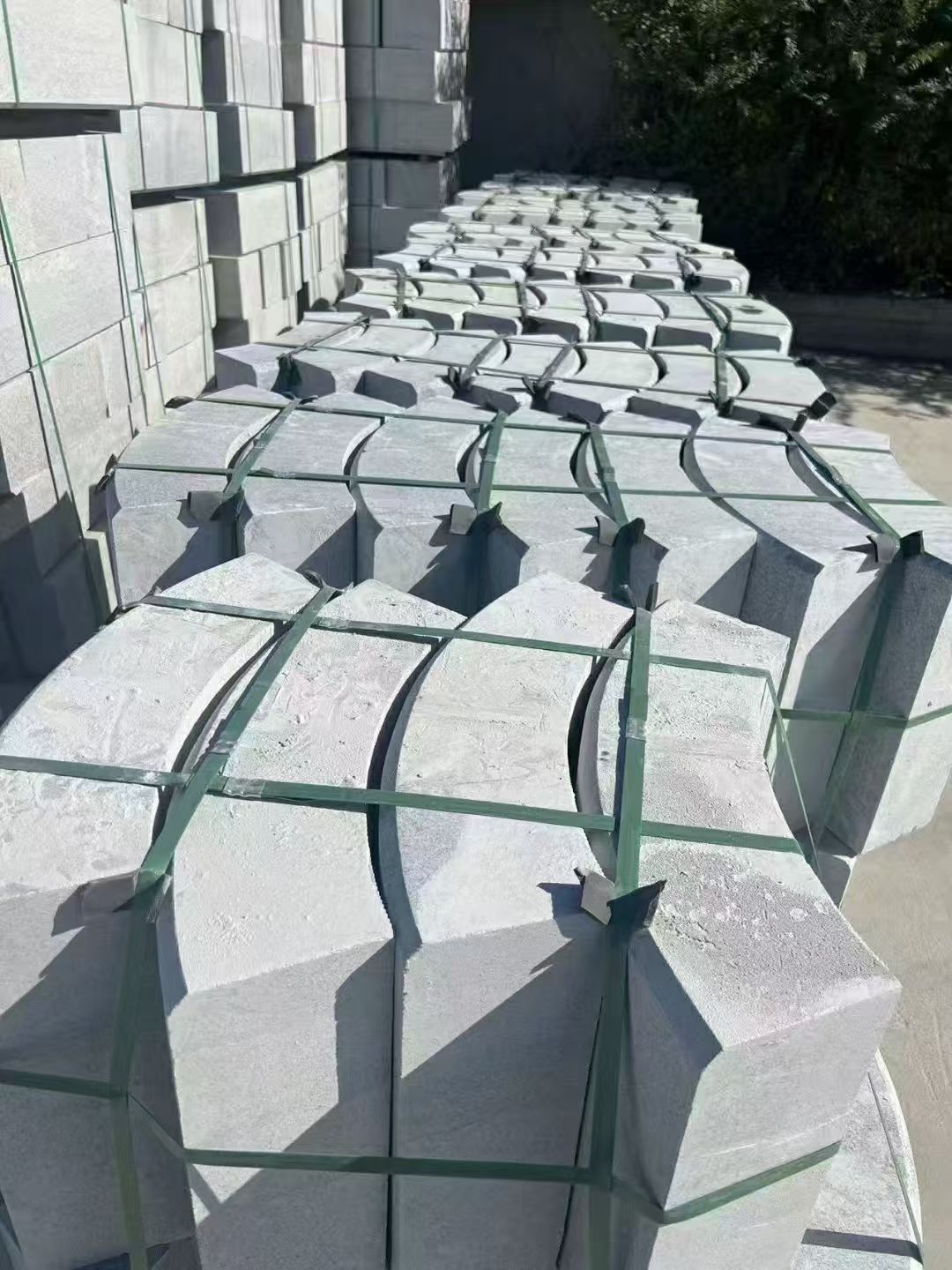 嘉兴 芝麻灰弧形路沿石