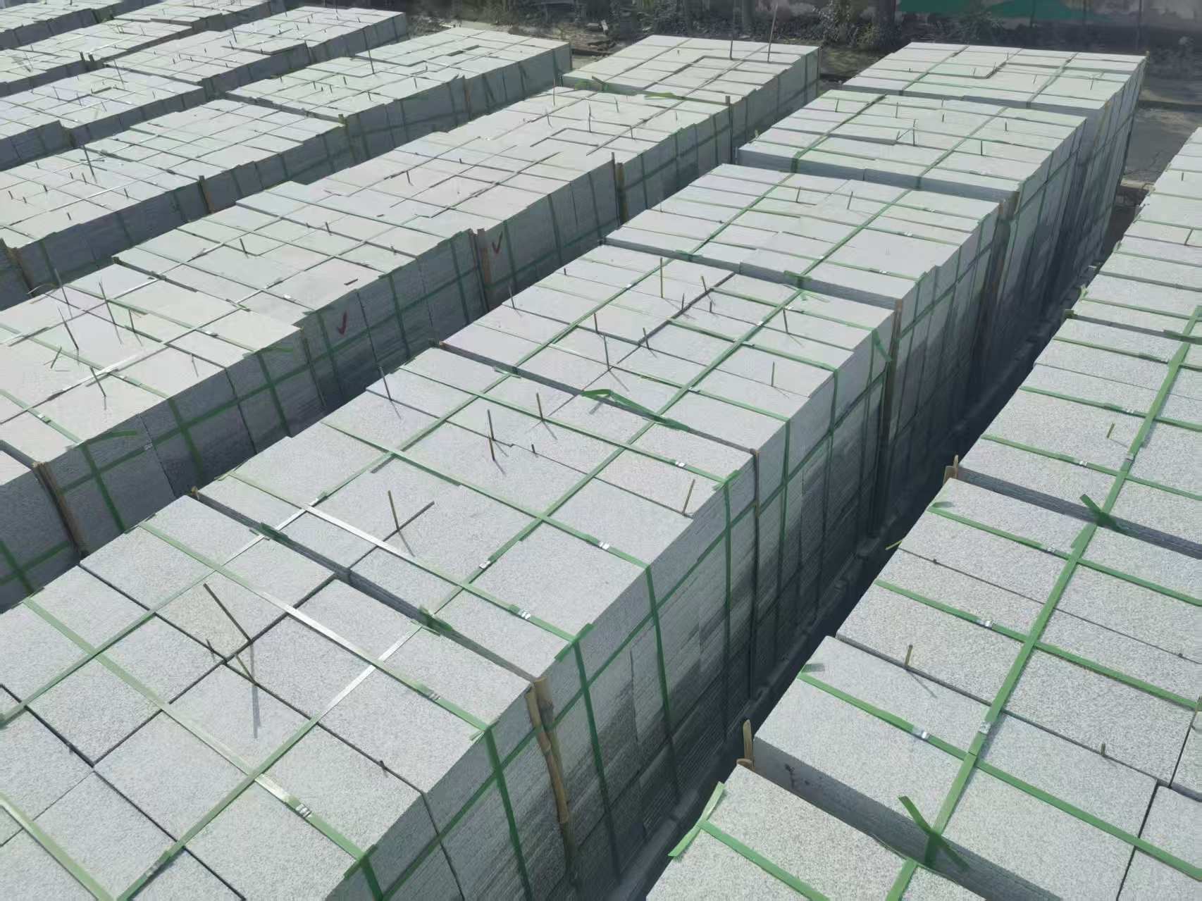 嘉兴 芝麻白1.8公分火烧300*600地铺，清仓大甩卖